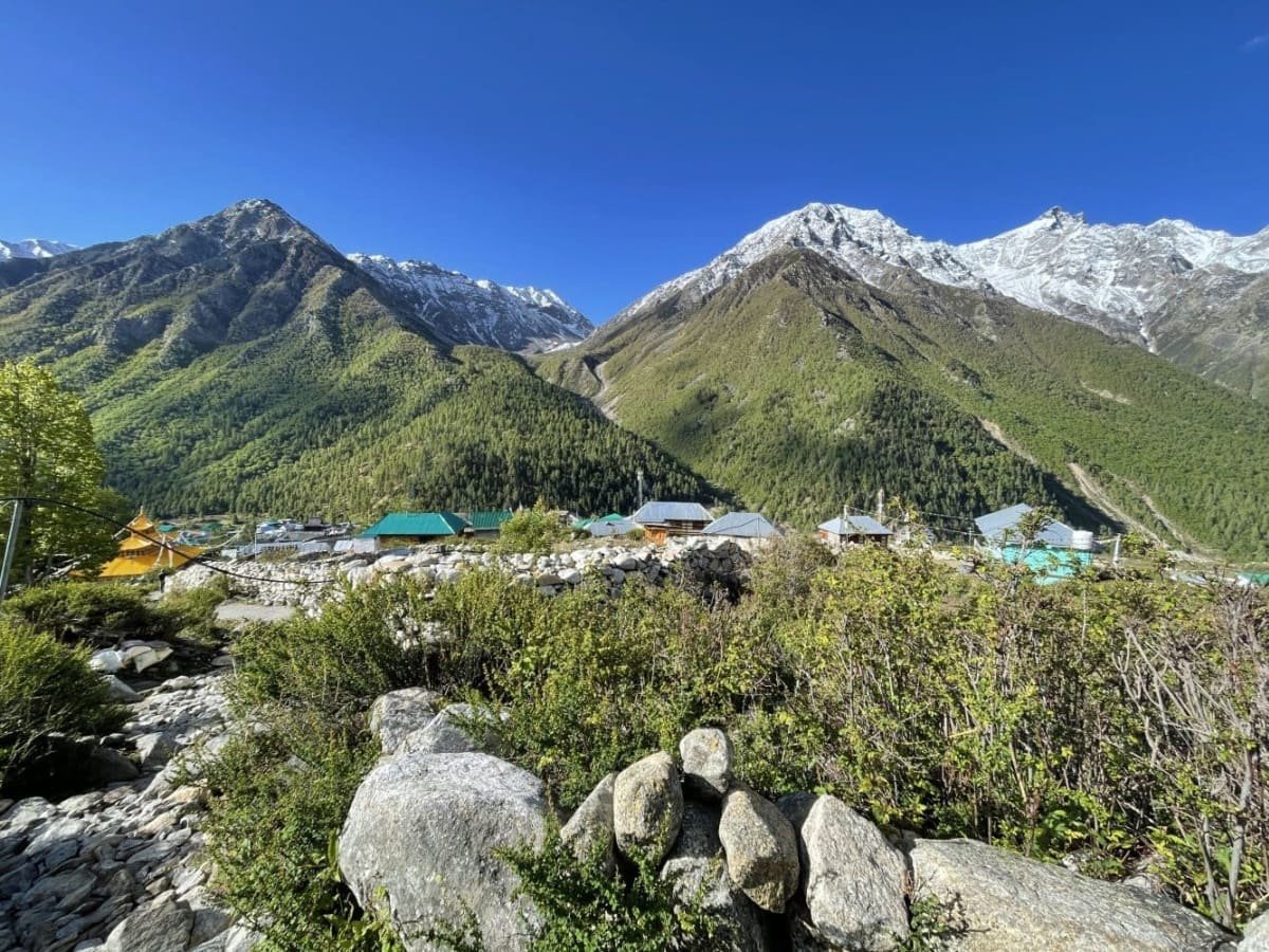 Kashmir Paradise Tour Packages 2026 - Ghumo Firoo Travels